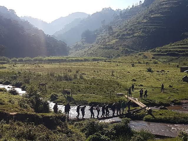 Hiking Mwinoni Hill
